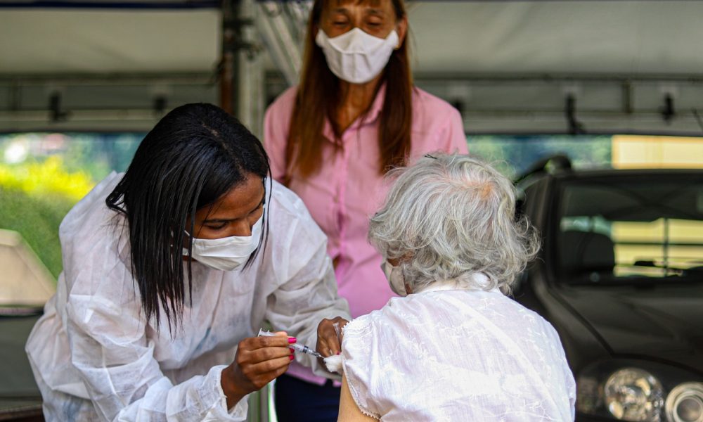 Mais De Mil Idosos Acima De 90 Anos Receberam A Primeira Dose Da