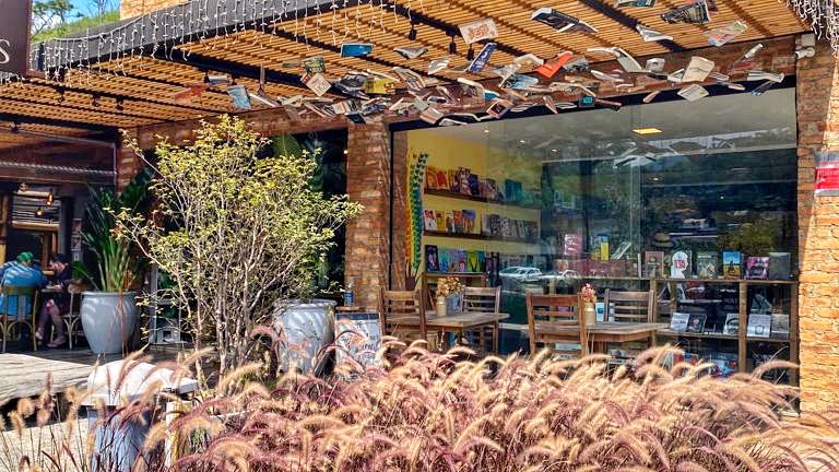 Livraria em Itaipava recebe evento gratuito que reúne moda, arte ...