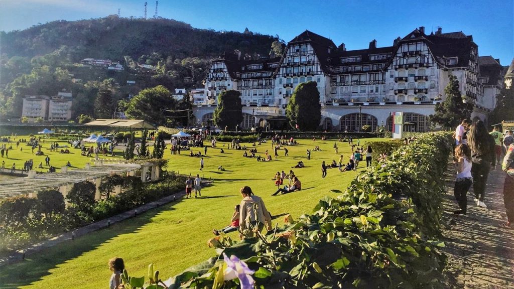 Praça no centro de Nova Friburgo terá aulas gratuitas de xadrez neste fim  de semana