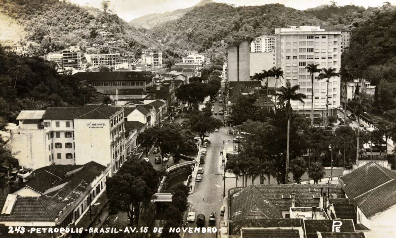 Avenida 15 De Novembro Rua Do Imperador Divulga o Sou Petr polis avenida-15-de-novembro-rua-do-imperador-divulga-o-sou-petr-polis