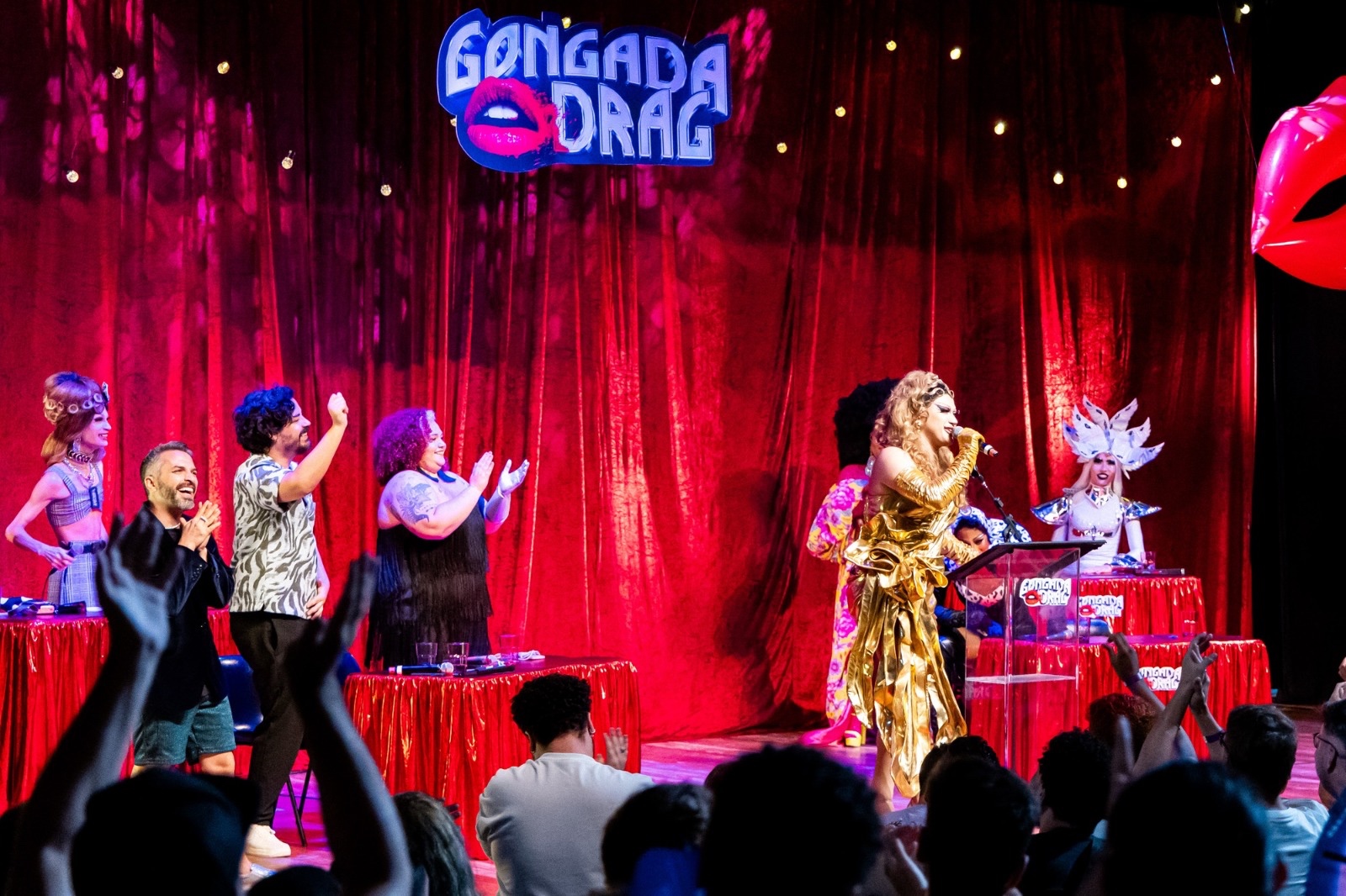 Porno qora tanlilar besh Masha Malinovskaya bilan jinsiy aloqa fotosuratlari